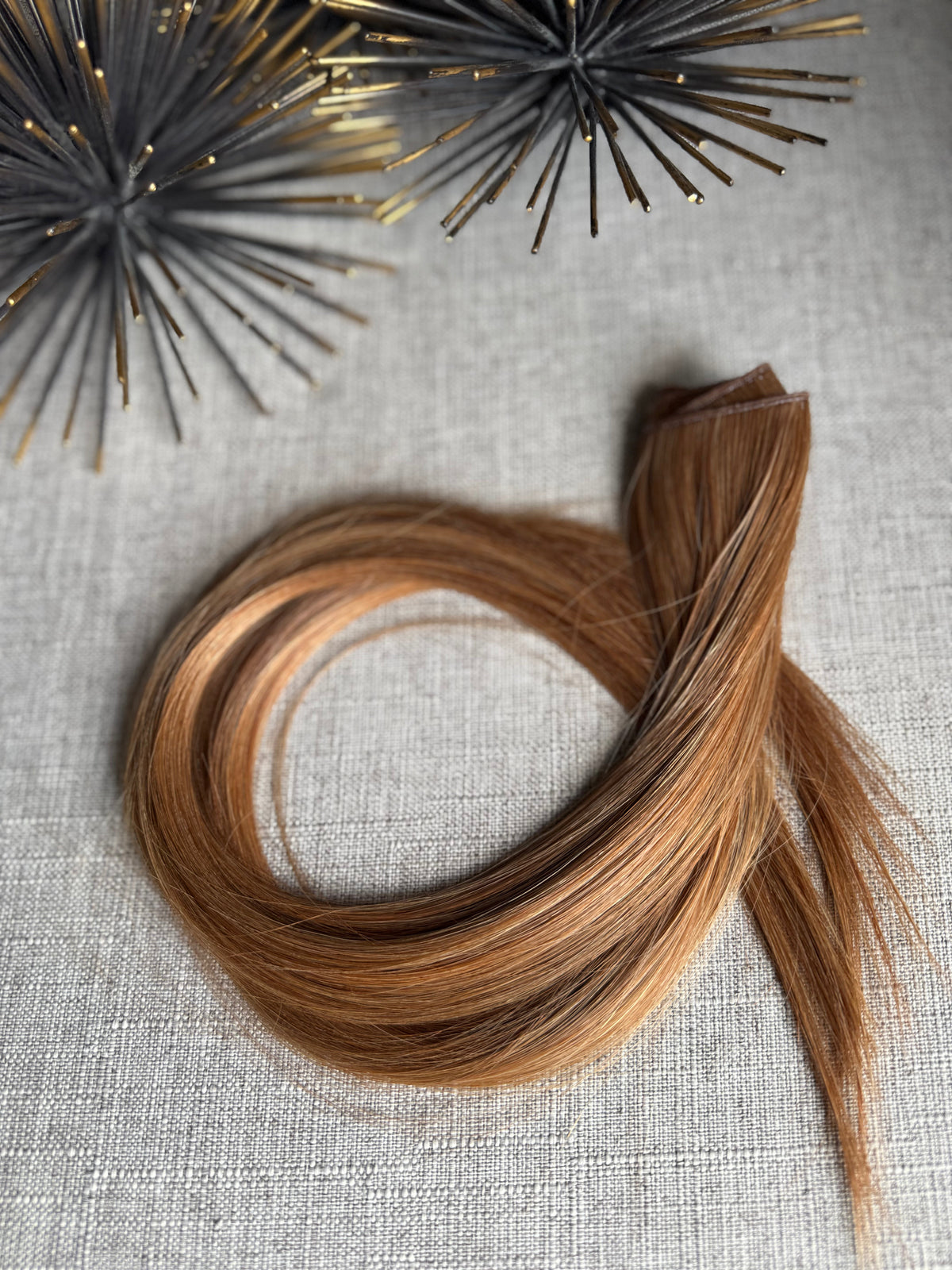 April hybrid weft in copper with caramel highlights, full product view
