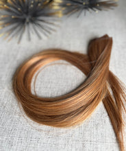 Load image into Gallery viewer, Close detail of the April hybrid weft copper and caramel blend
