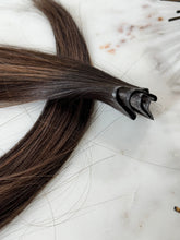 Load image into Gallery viewer, Bree Hybrid Weft close-up showing the thin sealed weft edge