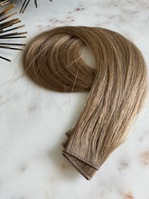 Load image into Gallery viewer, Chai hybrid weft in a dirty blonde shade with weft seam detail