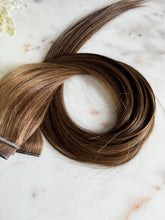Load image into Gallery viewer, Sasha 22-inch hybrid weft hair extension detail view